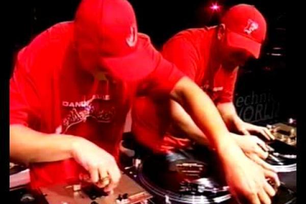 Beats[iality] w/ Flaredycats