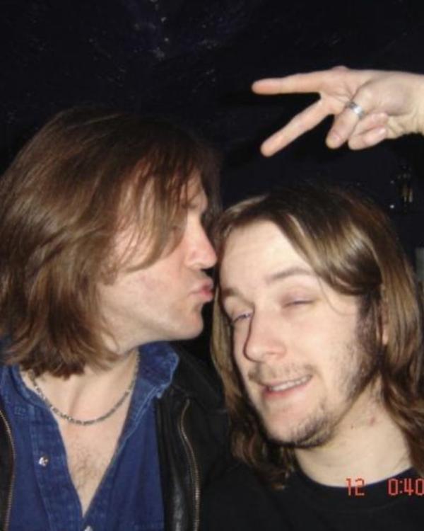 Richard (lampy), Tom night manager