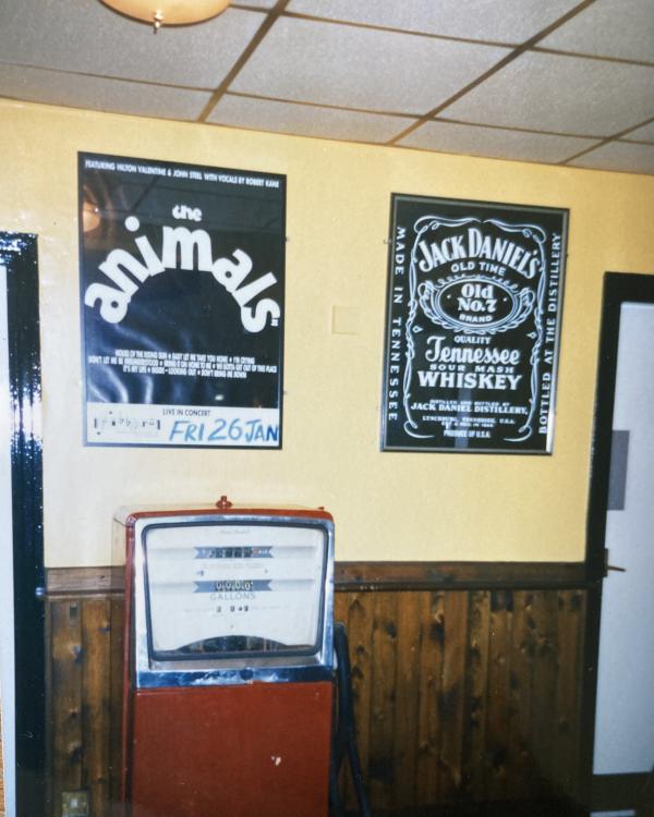 1996 The petrol pump