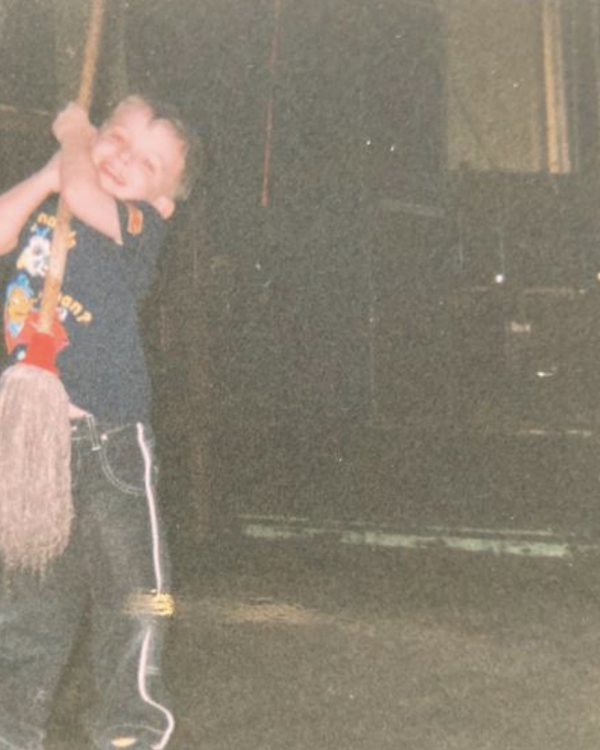 2004 Lewis the new cleaner