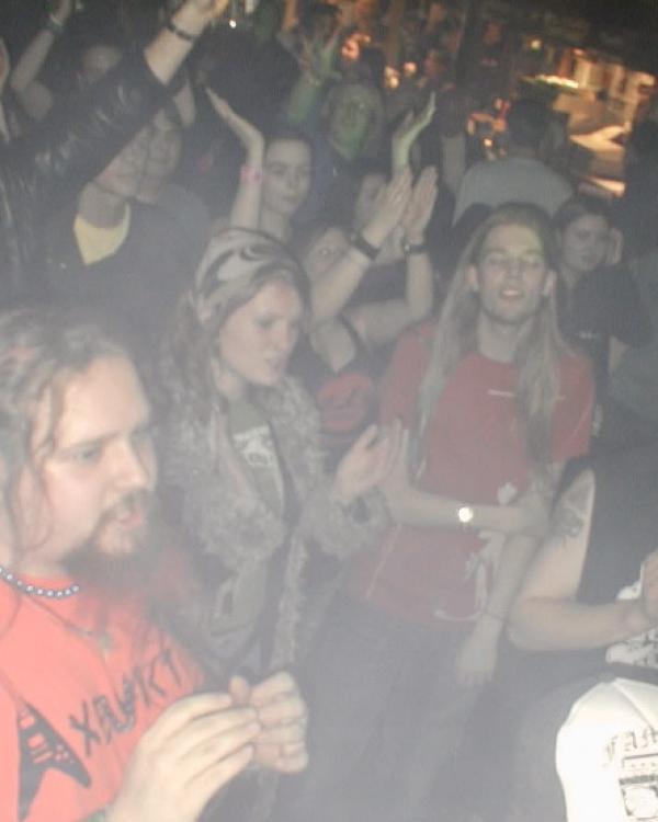 2005 Anti-product crowd