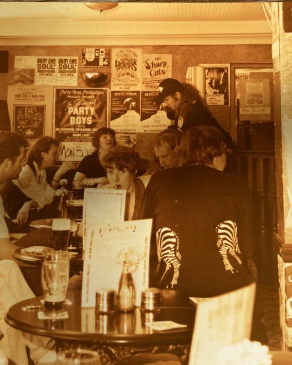 1993 Sunday lunchtime