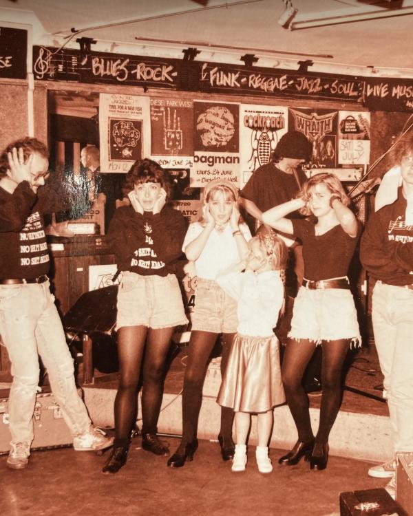 1992 Promo shot stage, Cockroach, Donna, Tim, Liz, Shaun, Michelle, the girls and Cockroach (band)